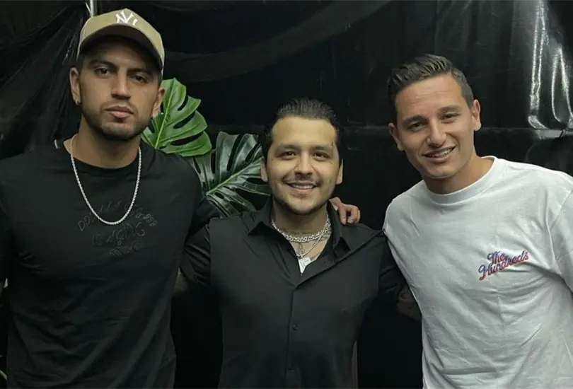 Thauvin se est&aacute; mexicanizando, acude a concierto de Nodal