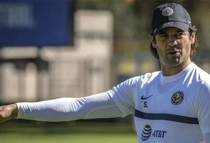 Solari pide refuerzos y Baños responde: No hay espacio para extranjeros Solari pide refuerzos y Baños responde: No hay espacio para extranjeros