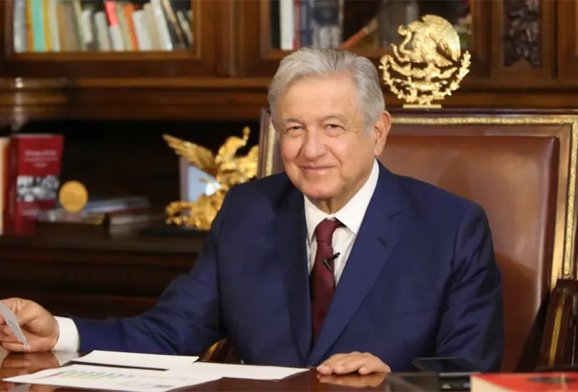 L&oacute;pez Obrador niega que su hijo quiera comprar al Cruz Azul
