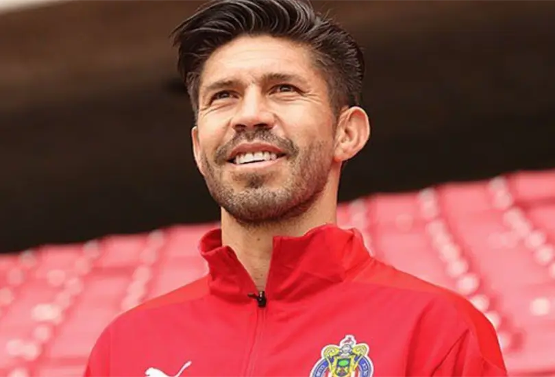 Afici&oacute;n de Chivas pide titularidad de Oribe ante salida de JJ Mac&iacute;as