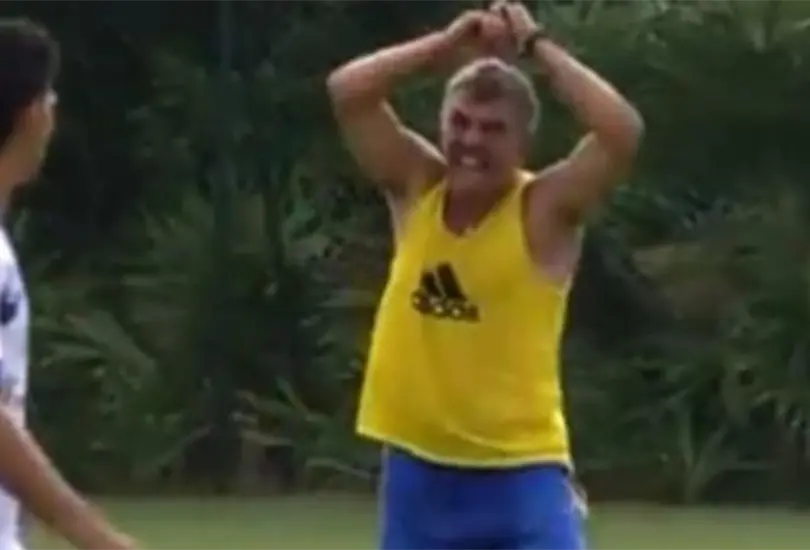 &iquest;Y si centraba mal?, cuestiona Tito Villa a Tuca Ferretti sobre rega&ntilde;o viral