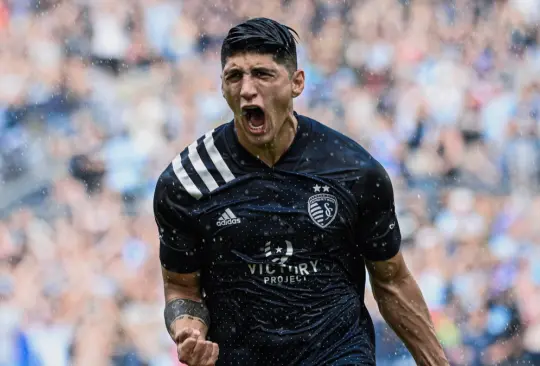 Alan Pulido habló sobre su futuro en el Sporting de Kansas City y habría bateado a Chivas por preferir quedarse en la MLS.