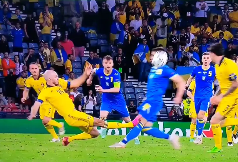 Una fuerte falta define al último invitado a 4tos de final de la Eurocopa Una fuerte falta define al último invitado a 4tos de final de la Eurocopa