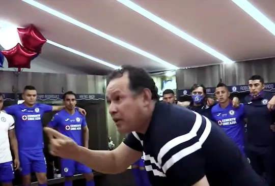 Quiero al de barrio, ese que jugaba sólo por un refresco: Reynoso a los jugadores de Cruz Azul