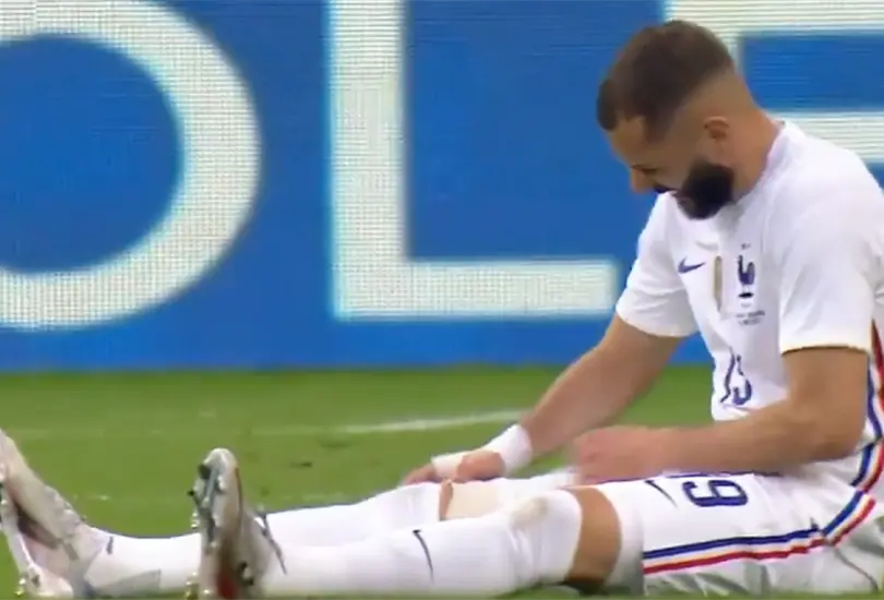 Benzema sale lesionado en el Francia vs Bulgaria y enciende las alarmas Benzema sale lesionado en el Francia vs Bulgaria y enciende las alarmas