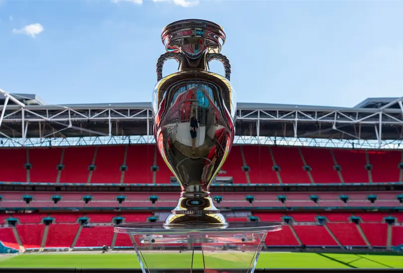 UEFA cambiar&iacute;a el formato de la Eurocopa para incluir m&aacute;s selecciones
