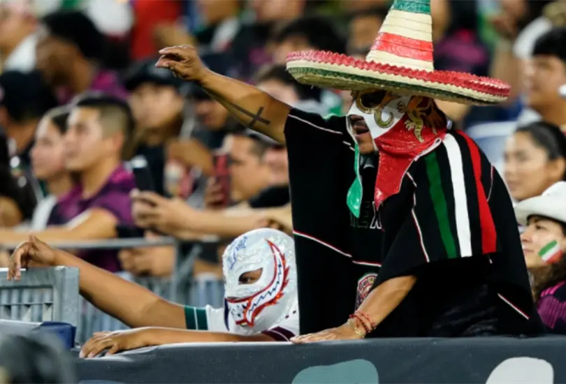 Comentaristas reaccionan a polémico grito de la afición mexicana Comentaristas reaccionan a polémico grito de la afición mexicana