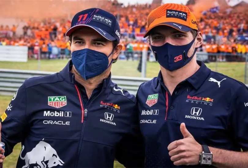 Helmut Marko considera que Checo está casi al nivel de Verstappen en carrera Helmut Marko considera que Checo está casi al nivel de Verstappen en carrera