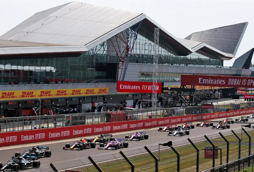 ¿Por qué le llaman catedral del automovilismo al circuito de Silverstone? ¿Por qué le llaman catedral del automovilismo al circuito de Silverstone?