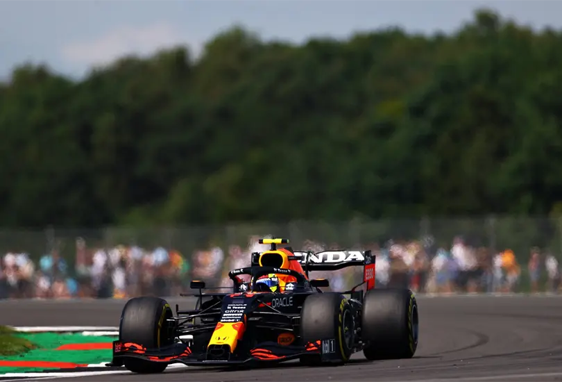 Hamilton saldrá primero en la carrera sprint; Verstappen y Checo en el top 5 Hamilton saldrá primero en la carrera sprint; Verstappen y Checo en el top 5