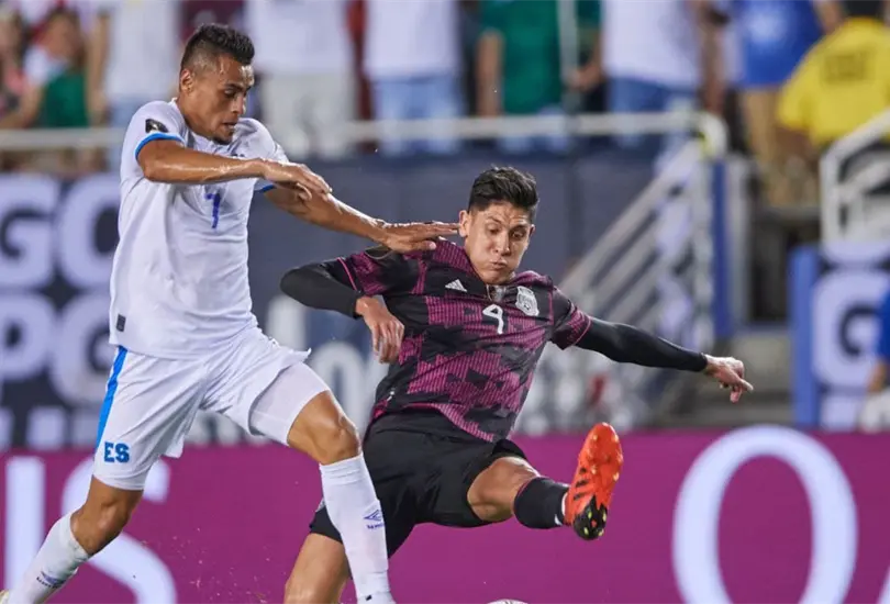 M&eacute;xico gana y detiene a El Salvador a patadas; hicieron m&aacute;s de 20 faltas
