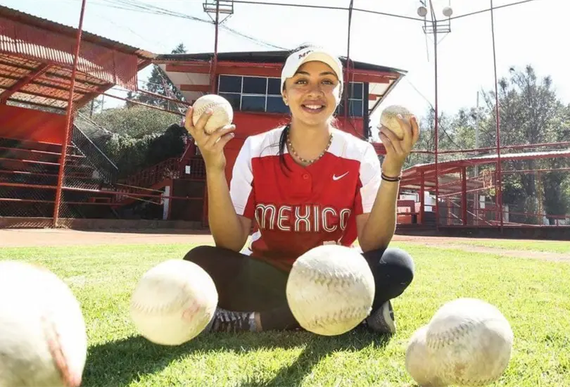 Steffy Aradillas agradece muestras de apoyo japonesas; tambi&eacute;n prob&oacute; cama de cart&oacute;n