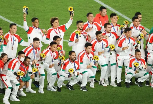 Actividad de mexicanos: El Tricolor recibe la medalla de bronce en el Estadio de Yokohama