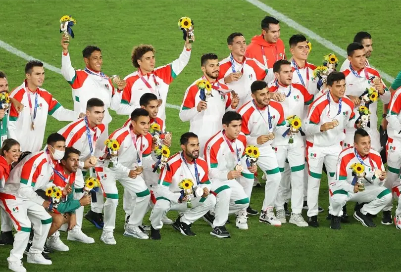 Actividad de mexicanos: El Tricolor recibe la medalla de bronce en el Estadio de Yokohama