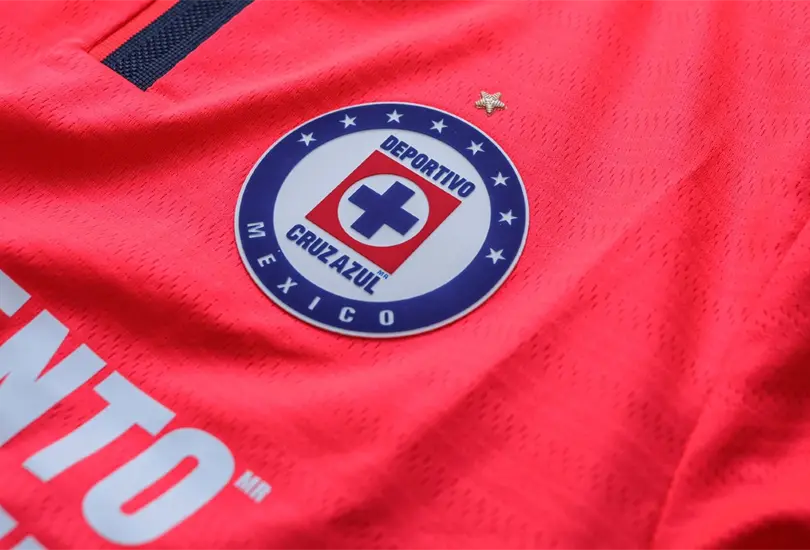 Cruz Azul trollea a usuarios en la presentaci&oacute;n de sus jerseys para el AP21