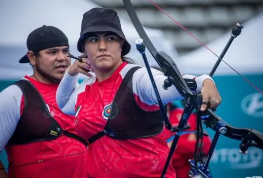 Alejandra Valencia y Luis Álvarez avanzan a los Cuartos de Final en Tiro con Arco Mixto