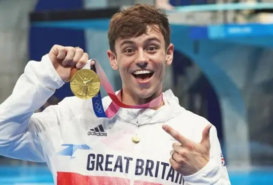 Tom Daley triunfa y lanza mensaje: orgulloso de ser gay y campeón olímpico