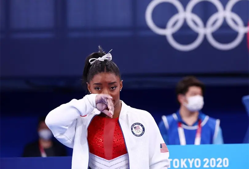 Simone Biles habla de su salud mental, tras retirarse de la competencia en equipos