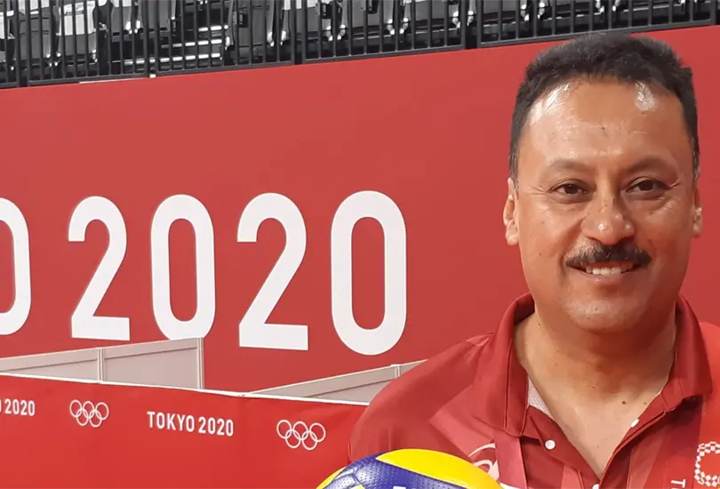 Gerardo Mac&iacute;as, el &aacute;rbitro mexicano de voleibol presente en Tokio 2020