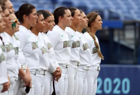 No van a volver a portar la camiseta, advierten a softbolistas que tiraron uniforme