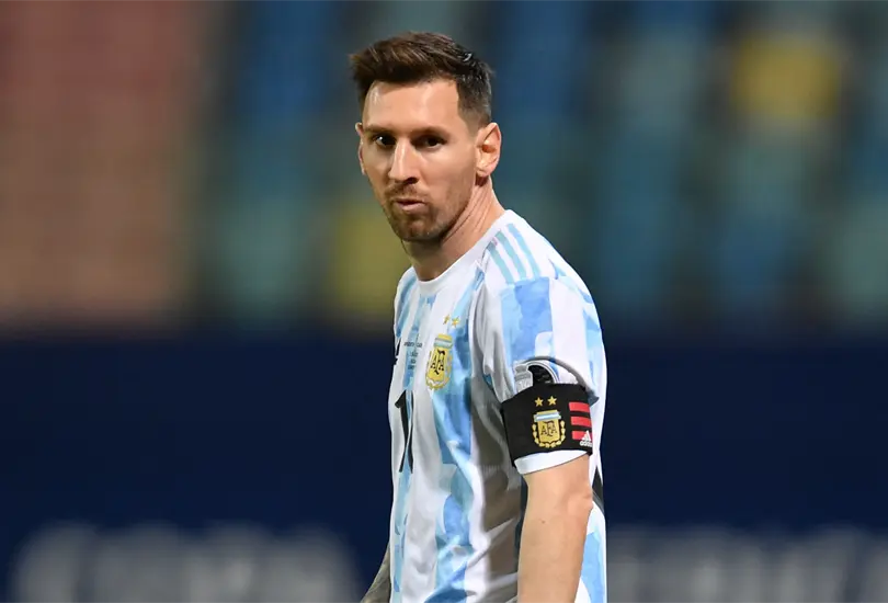 Argentina est&aacute; en semifinales con gol de tiro libre y dos asistencias de Messi