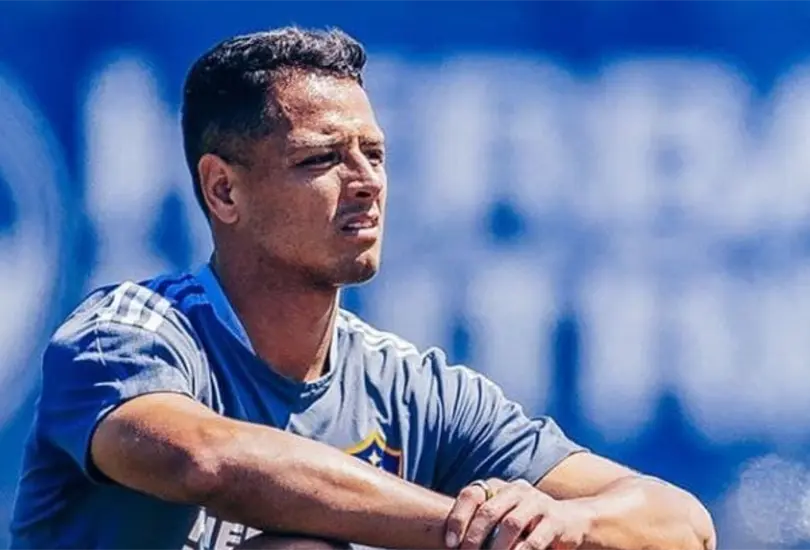 Chicharito se lesion&oacute; calentando y estar&aacute; fuera hasta dos semanas