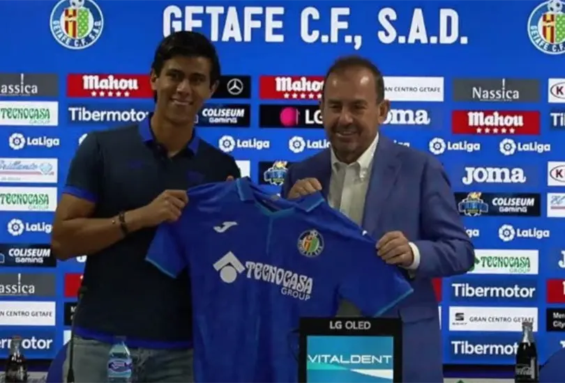 Presidente del Getafe le cambia el nombre a JJ Macías en su presentación Presidente del Getafe le cambia el nombre a JJ Macías en su presentación