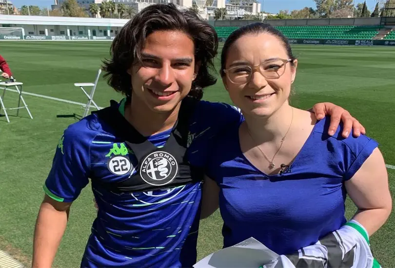 Majo González, la narradora deportiva que cautiva a la afición mexicana Majo González, la narradora deportiva que cautiva a la afición mexicana