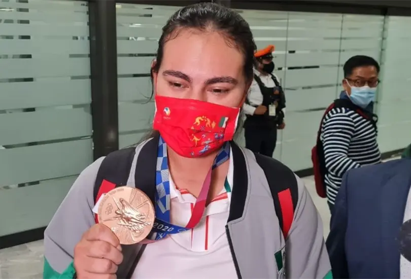 La plata o el oro puede llegar en París, dice Alejandra Valencia a su arribo a México La plata o el oro puede llegar en París, dice Alejandra Valencia a su arribo a México