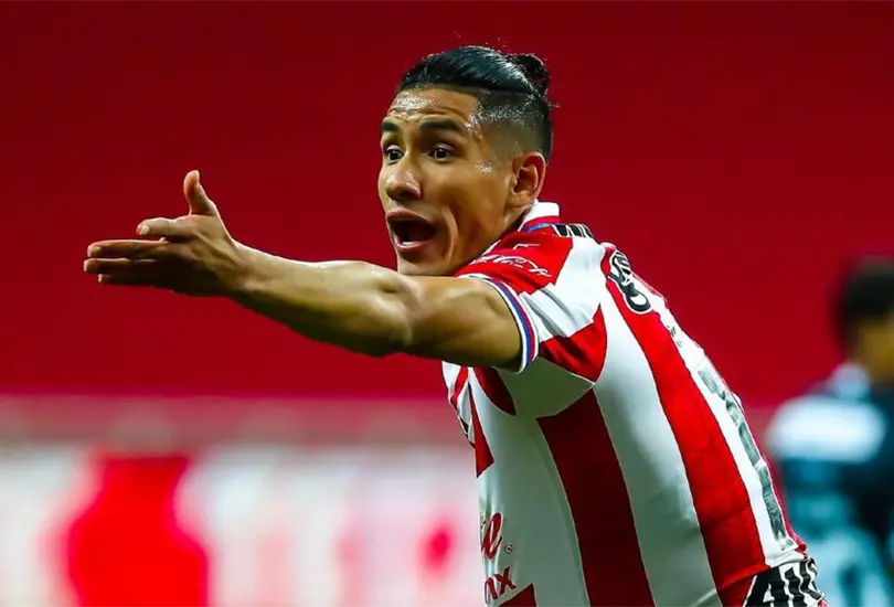 Antuna reafirma compromiso con Chivas y no se apresura por ir a Europa
