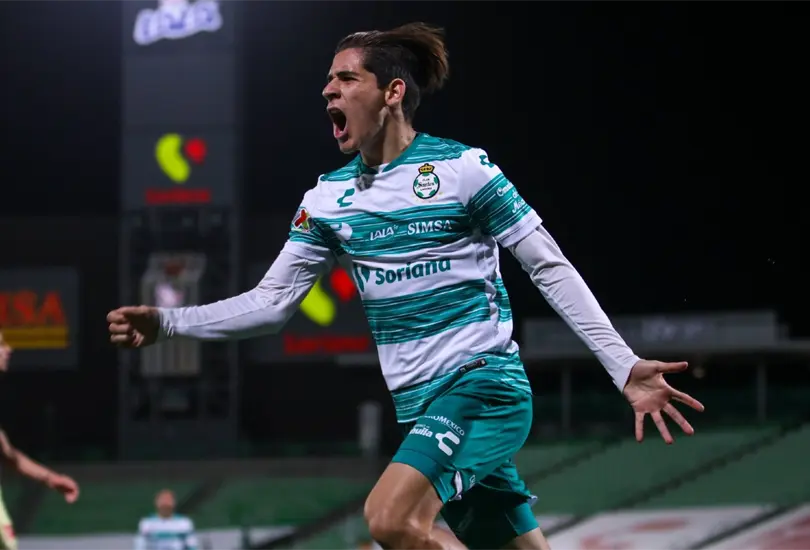 Santiago Muñoz ya tiene acuerdo con el Newcastle, asegura Juan Reynoso Santiago Muñoz ya tiene acuerdo con el Newcastle, asegura Juan Reynoso