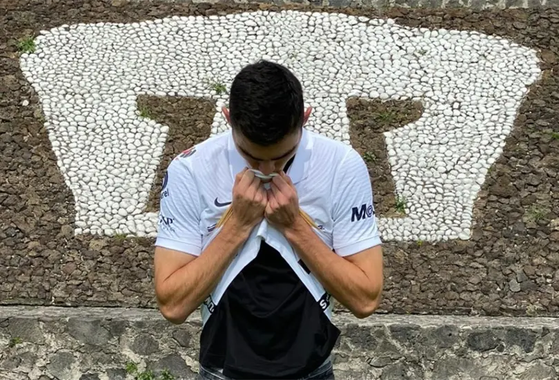 Johan V&aacute;squez se despide de Pumas: me diste la oportunidad que esper&eacute; toda mi vida