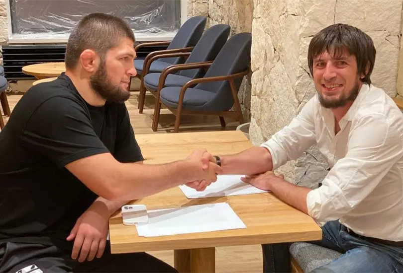 Khabib Nurmagumedov probar&aacute; suerte en el futbol profesional 