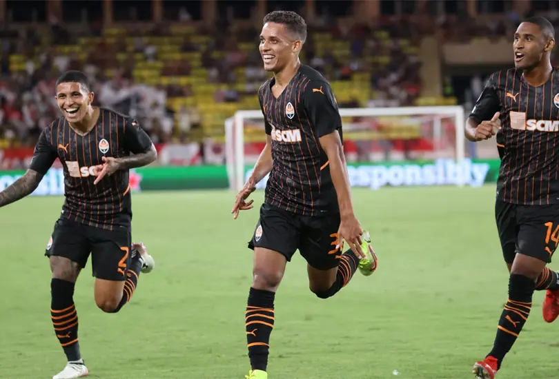 Golazo de Pedrinho pone en ventaja al Shakhtar en el repechaje de la Champions Golazo de Pedrinho pone en ventaja al Shakhtar en el repechaje de la Champions