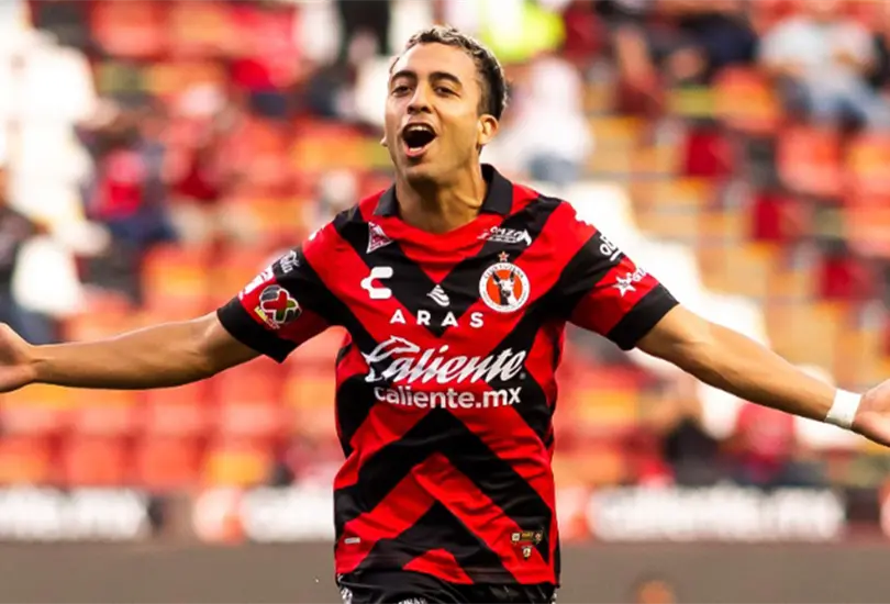 Lucas Rodr&iacute;guez anota incre&iacute;ble gol de volea ante Puebla