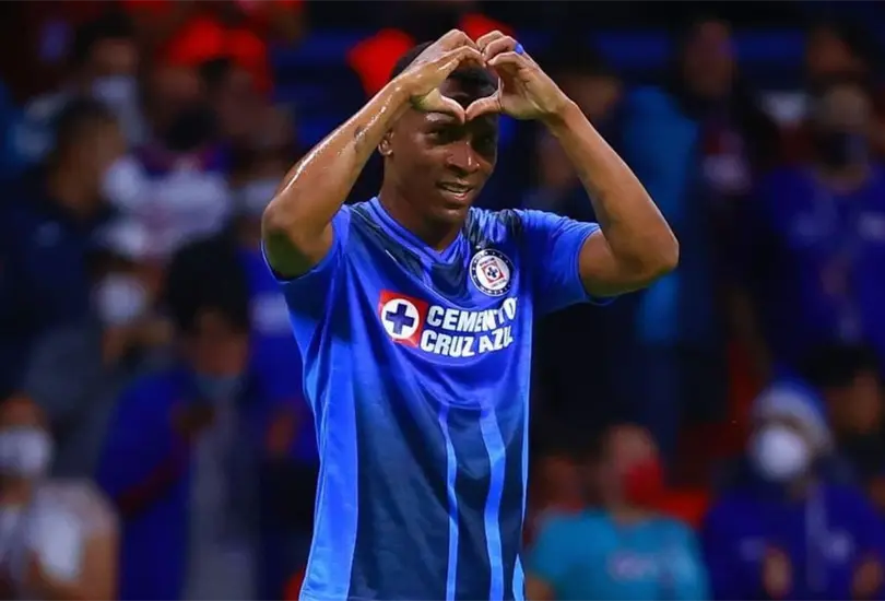 Cruz Azul, el m&aacute;s efectivo frente a porter&iacute;a, se enfrenta a una de las mejores defensas