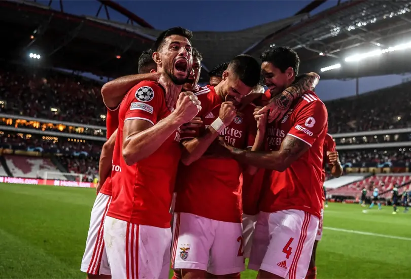 PSV, sin Guti, pierde con el Benfica en el repechaje de la Champions League PSV, sin Guti, pierde con el Benfica en el repechaje de la Champions League