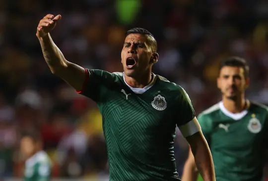 Salcido lamenta falta de química entre futbolistas de Chivas 