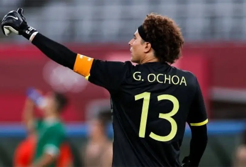 Guillermo Ochoa acumula 100 juegos sin recibir gol con el América Guillermo Ochoa acumula 100 juegos sin recibir gol con el América