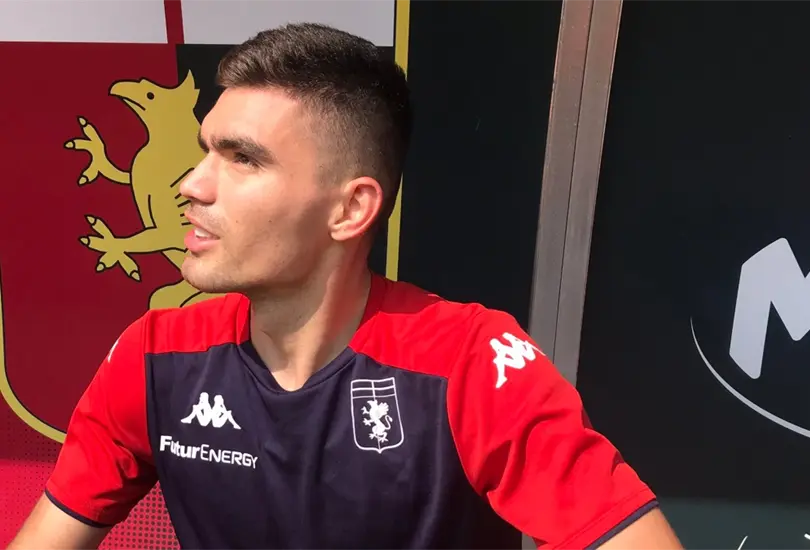 Johan V&aacute;squez ya entrena con el Genoa; debutar&iacute;a ante el Napoli