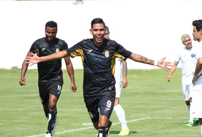 Vuelve la Liga de Balompi&eacute; Mexicano... y con tan s&oacute;lo ocho equipos