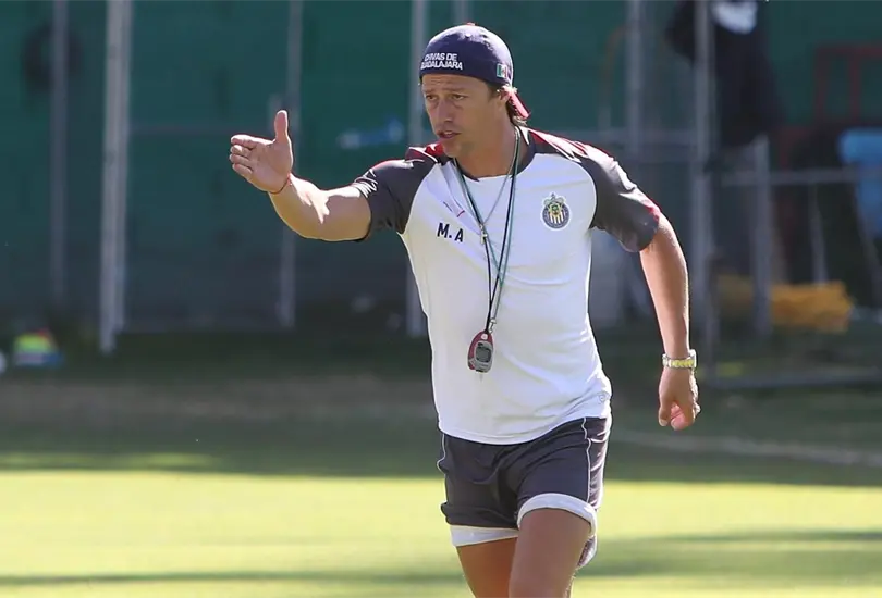Almeyda cumplir&aacute; su sue&ntilde;o de defender la playera de Chivas
