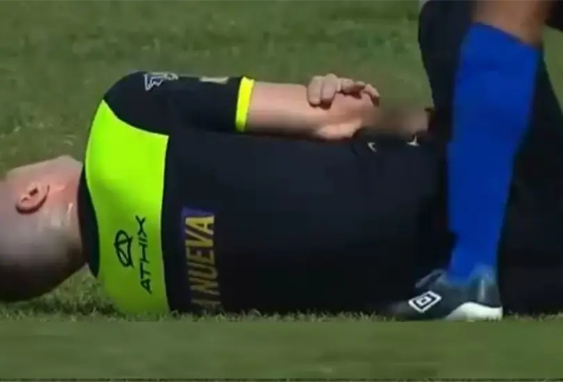 La insólita lesión que sufrió un árbitro en el futbol argentino La insólita lesión que sufrió un árbitro en el futbol argentino