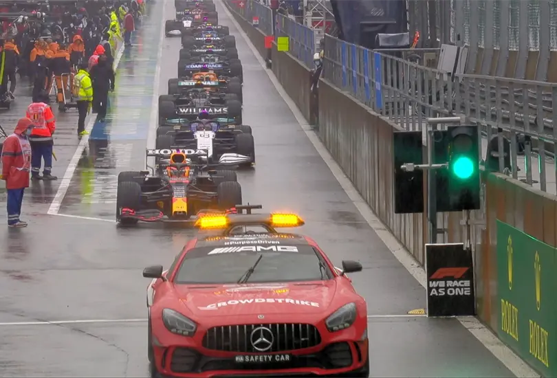 Max Verstappen gana el GP de Bélgica a pesar de no correrla; Checo fue último Max Verstappen gana el GP de Bélgica a pesar de no correrla; Checo fue último