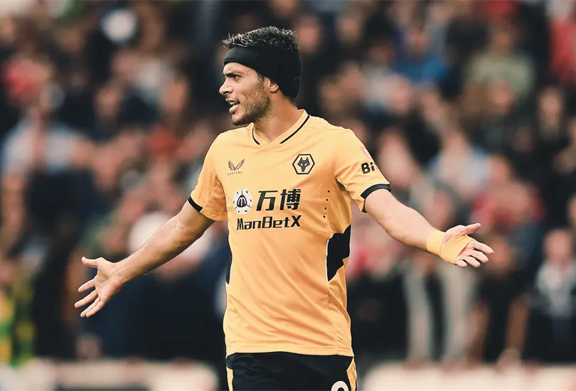 Los Wolves de Ra&uacute;l Jim&eacute;nez pierden con el ManU y siguen sin conseguir puntos