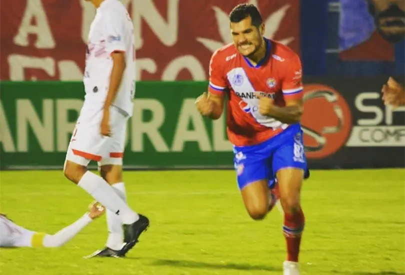 Chuletita Orozco anota su primer gol en la liga de Guatemala Chuletita Orozco anota su primer gol en la liga de Guatemala