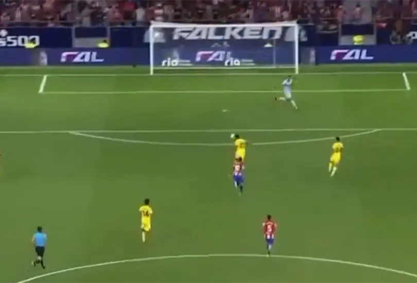 El ridículo autogol al minuto 96 que mantiene el invicto del Atlético de Madrid El ridículo autogol al minuto 96 que mantiene el invicto del Atlético de Madrid