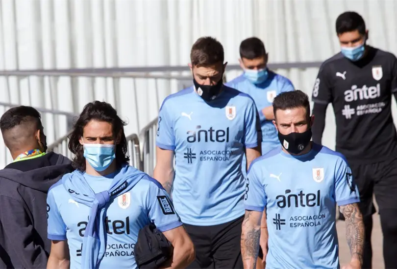 FIFA obligaría a Uruguay a quitar dos de sus cuatro estrellas de su escudo FIFA obligaría a Uruguay a quitar dos de sus cuatro estrellas de su escudo