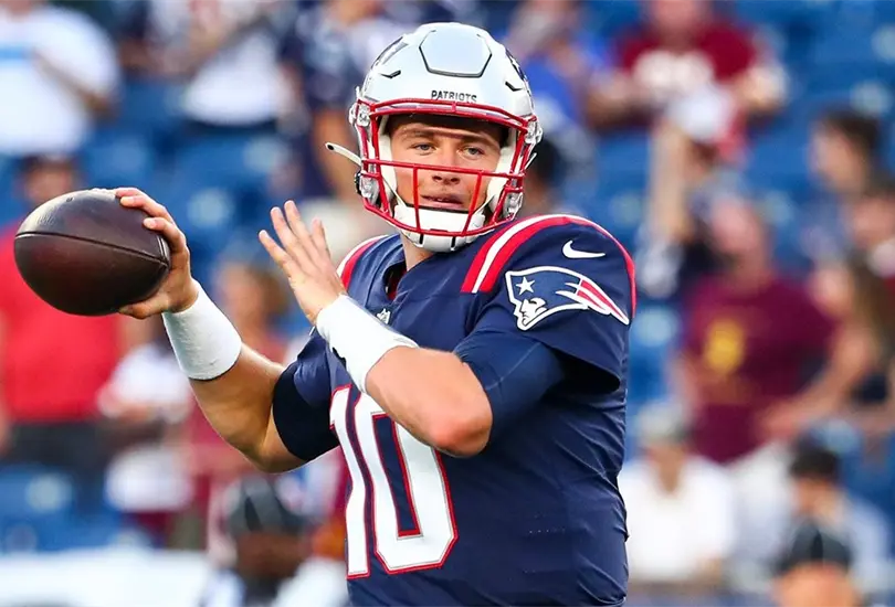 Mac Jones, el quarterback que puede ser el heredero de Tom Brady en los Patriots Mac Jones, el quarterback que puede ser el heredero de Tom Brady en los Patriots