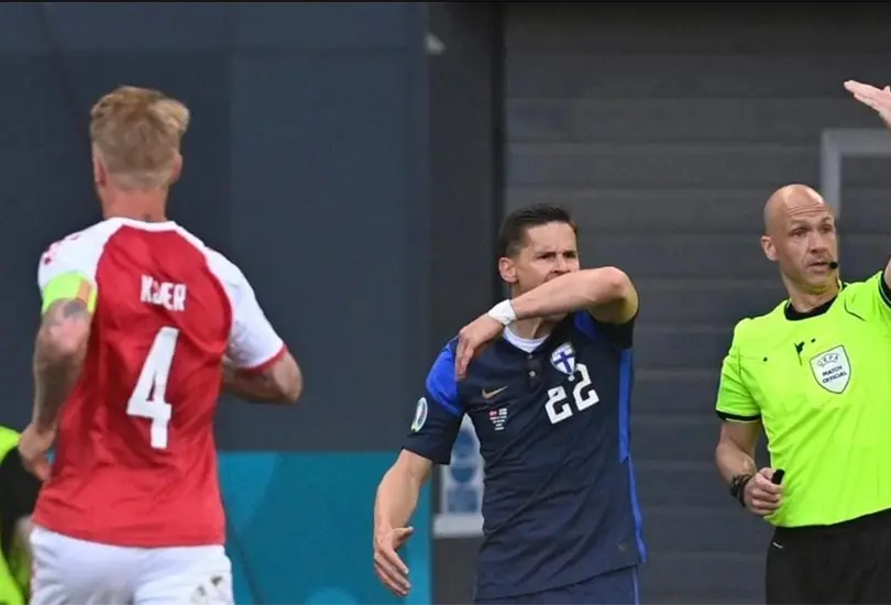 Árbitro que vivió el desvanecimiento de Eriksen relata su experiencia de ese día Árbitro que vivió el desvanecimiento de Eriksen relata su experiencia de ese día